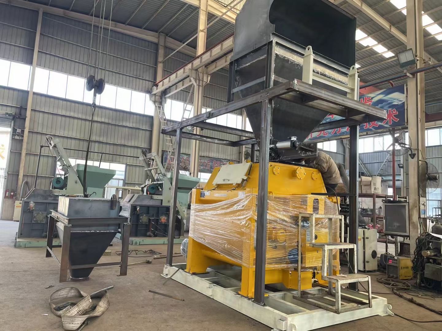 JS1000 twin-shaft concrete mixer