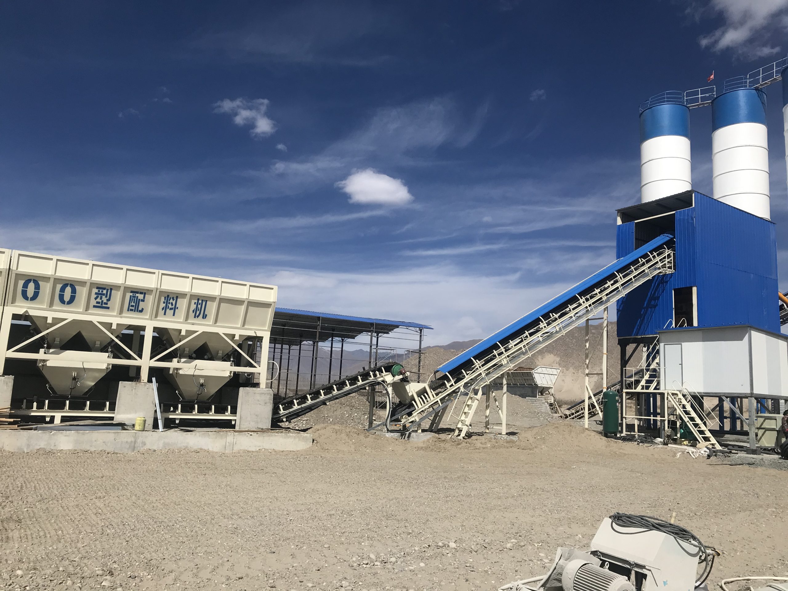 HZS120 stationary batching plant with aggregate feeding system